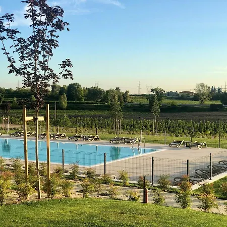 Agricamping Al Grappolo Divino Bauernhof