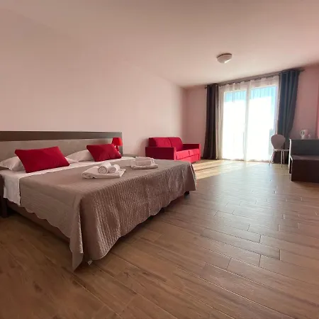 Agricamping Al Grappolo Divino Bauernhof *