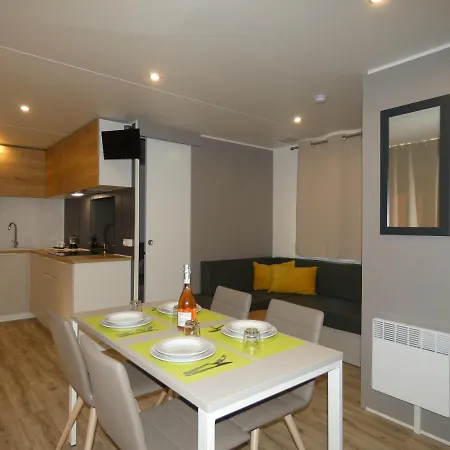 Agricamping Al Grappolo Divino مزرعة للإقامة لاتيزي